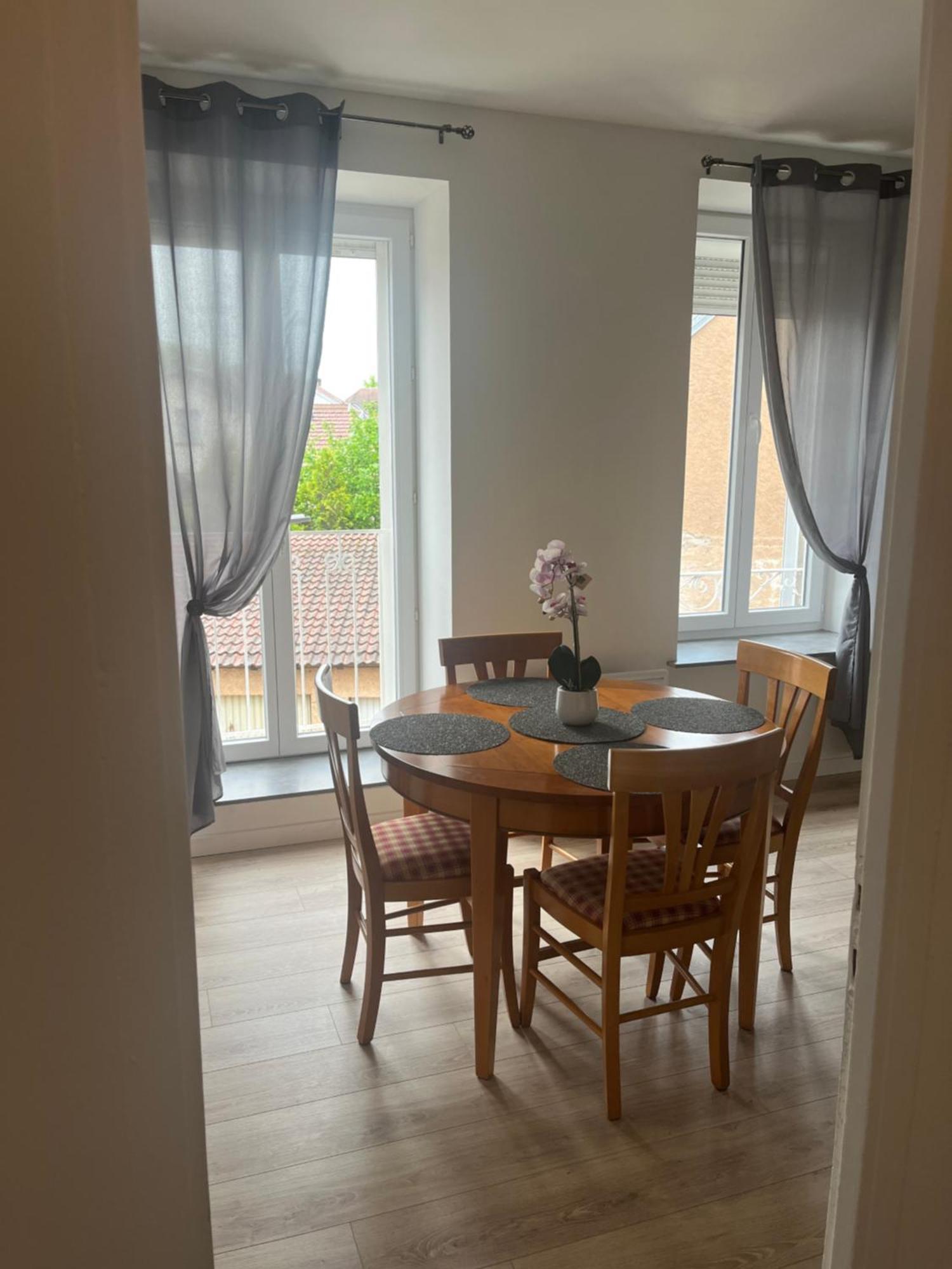 Appartement 2 Chambres Centre-Ville Lure  Eksteriør bilde